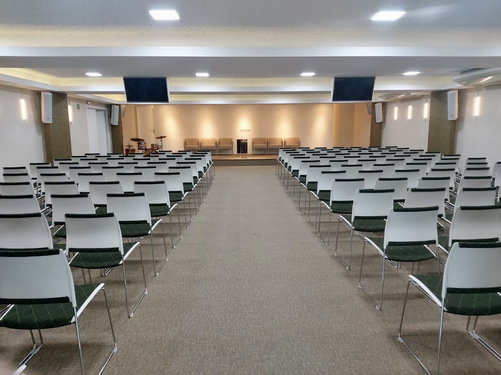 Auditório da VIDAS montado em formato plateia, climatizado, no Calhau em São Luís